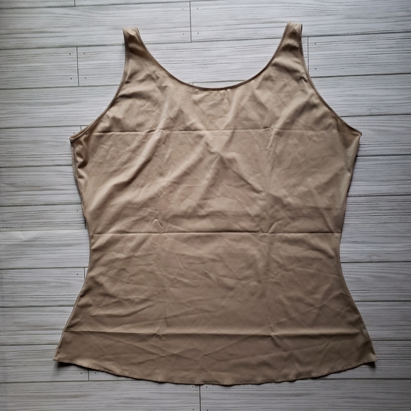SPANX Hide and Sleek Criss Cross Cami - Picture 2 of 5
